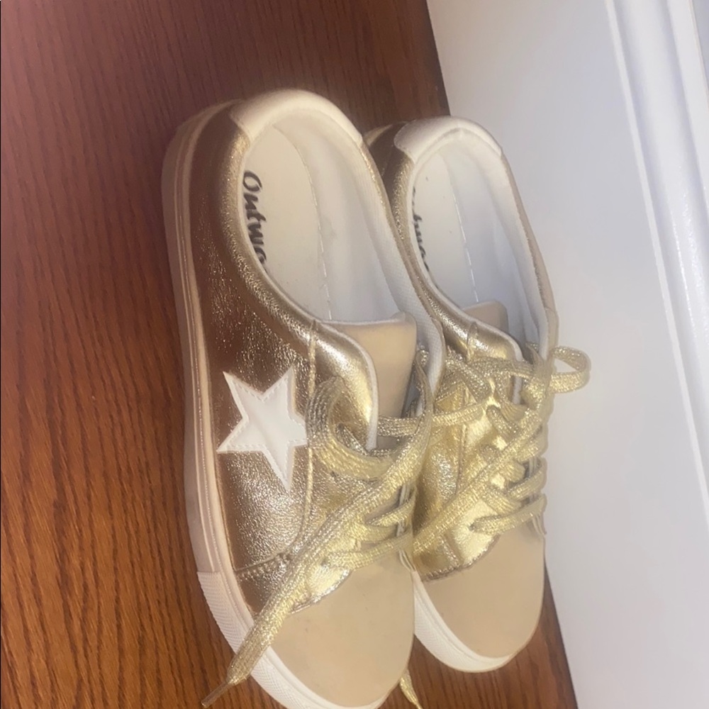 Outwoods Gold and White Sneakers with Modern Comfort